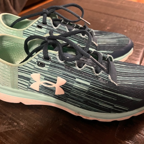 Women’s Under Armour size 9 - Picture 3 of 7